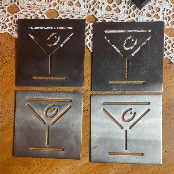 4 Metal Coaster Set - Picture 2 of 7